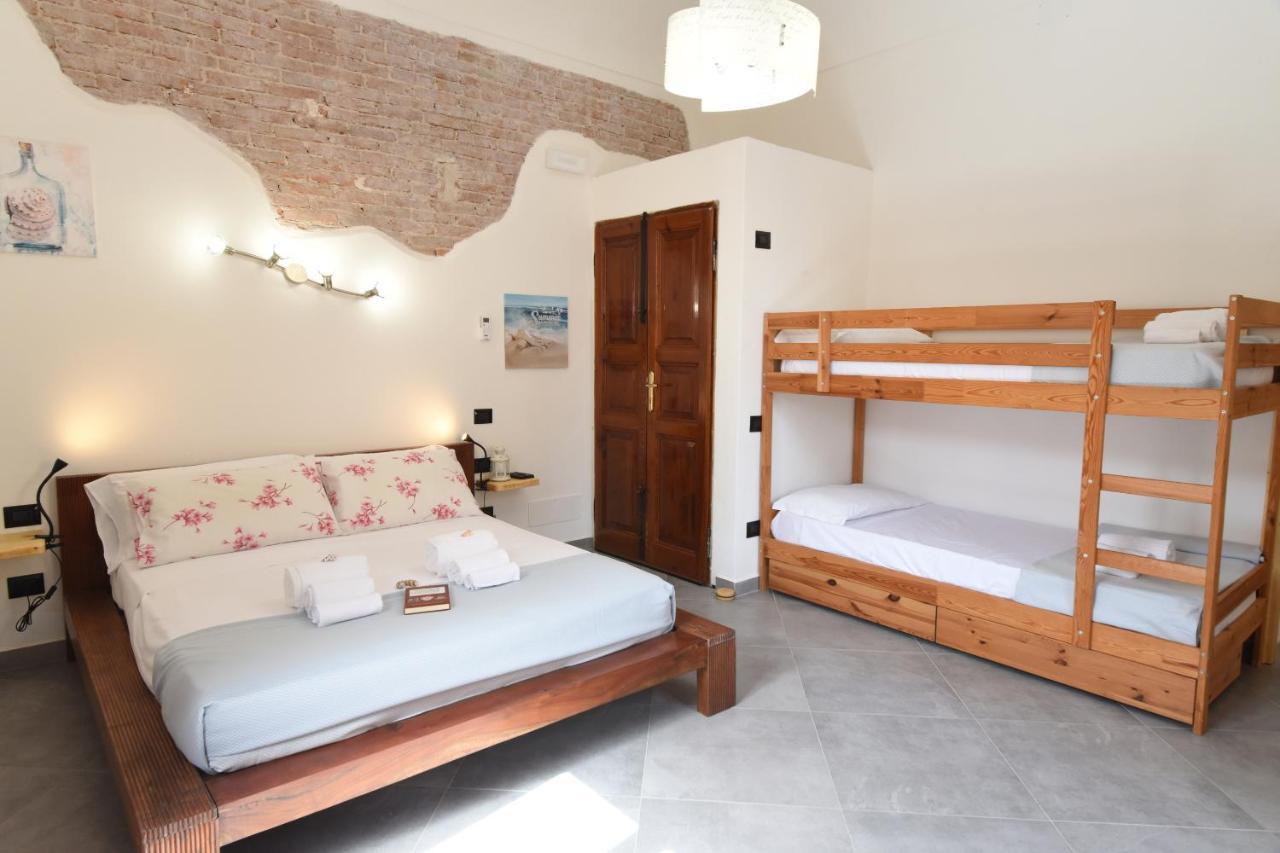 La Casa Di Dario Hotel La Maddalena  Exterior photo