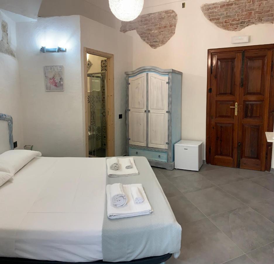 La Casa Di Dario Hotel La Maddalena  Exterior photo